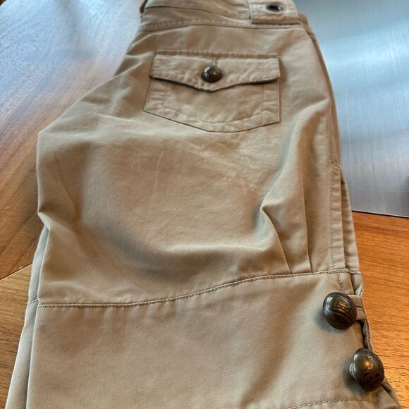 Diesel tan khaki Bermuda shorts with button detail. Size 28 - Picture 3 of 17